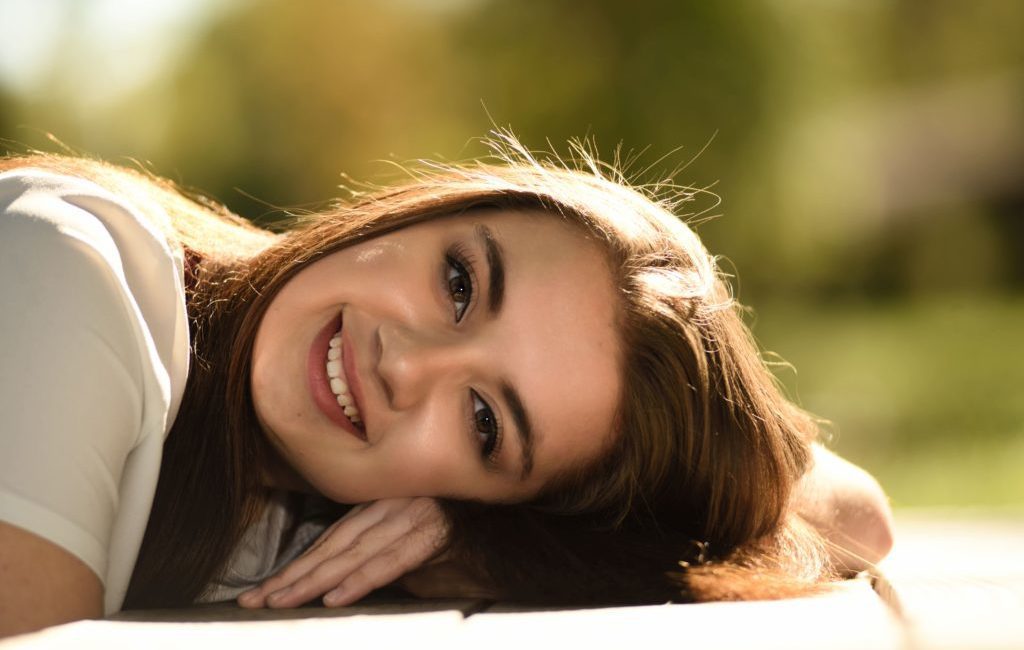 How does your dental health impact your confidence and self-esteem in social situations? Your teeth and self-confidence are more entertwined than thought.